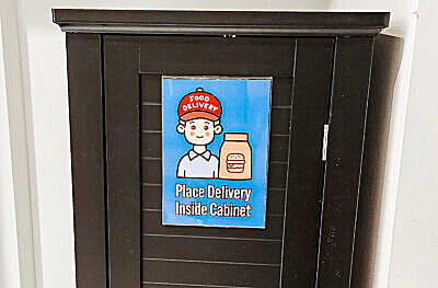 Food Delivery Closet